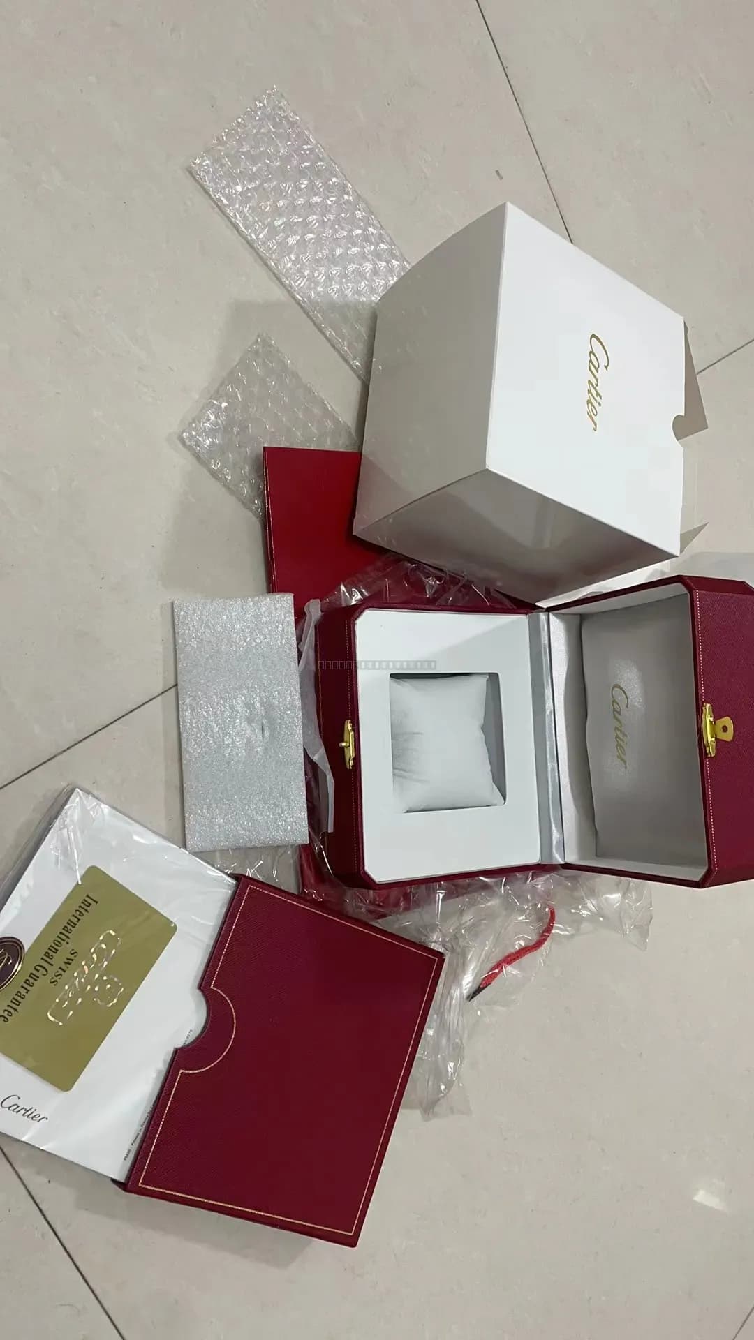 Cartier urboks – rød - Tilbehør - Mikkels Ure