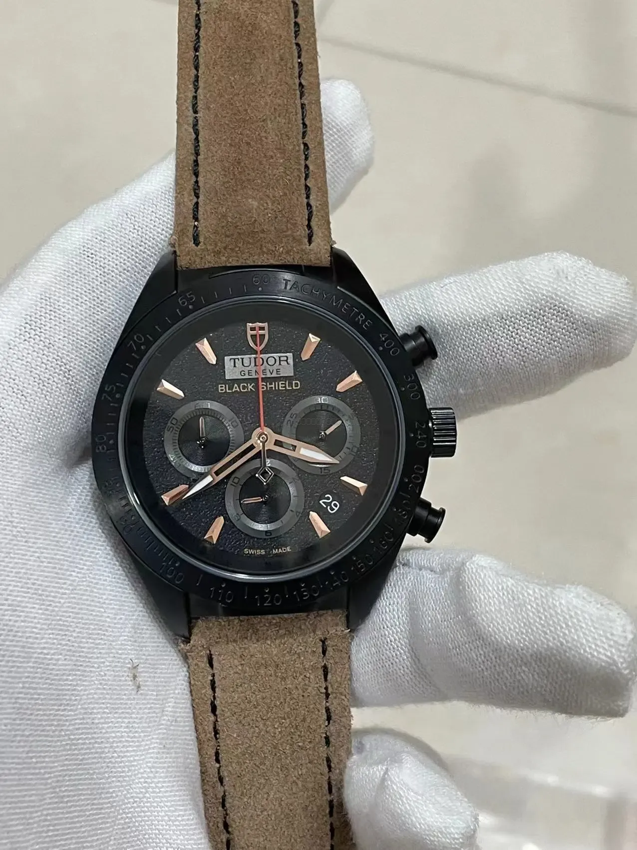 Tudor Black Shield Sort 42 mm