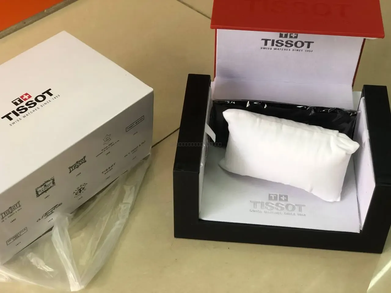 Tissot urboks – rød og sort